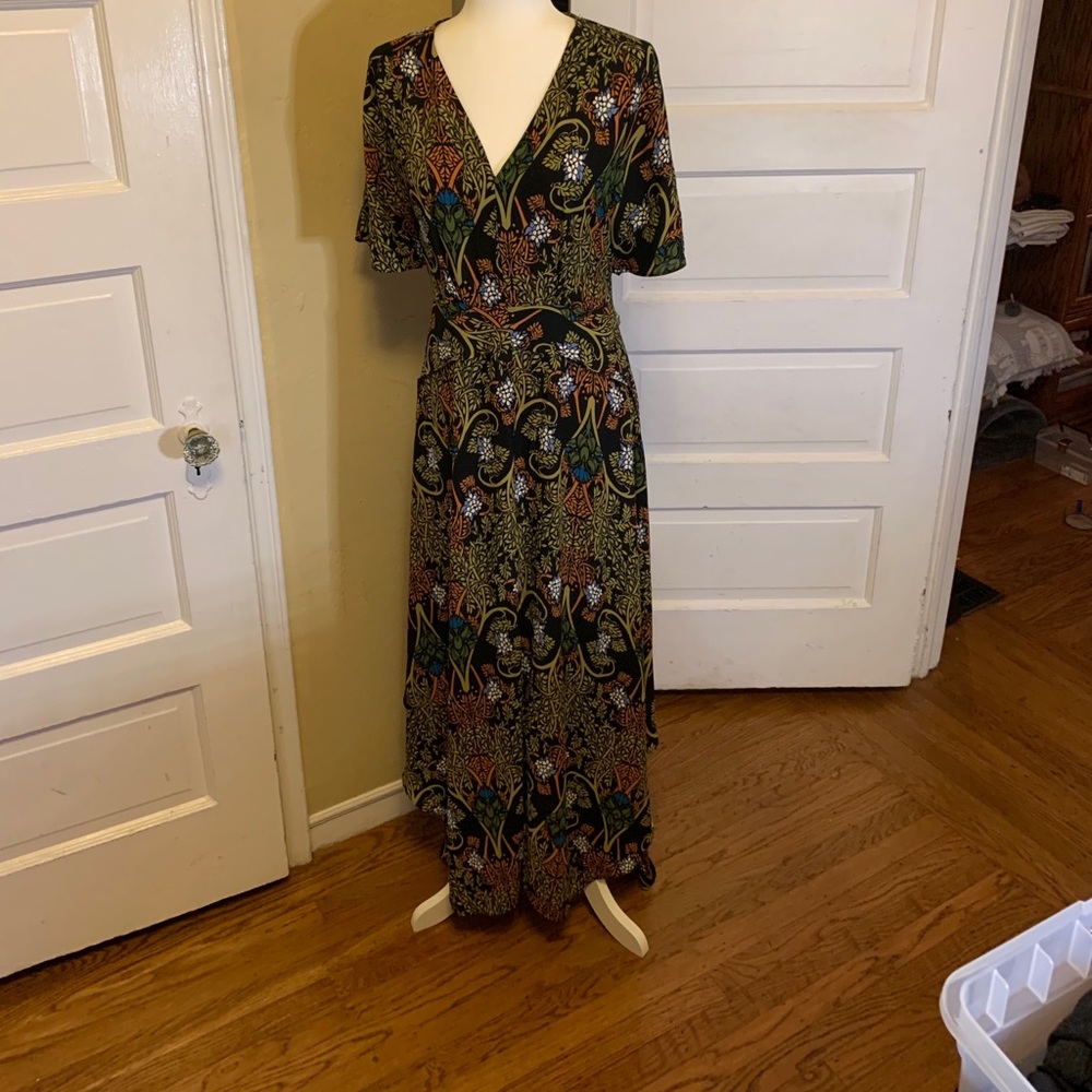 Strut&Bolt dress - Picture 2 of 7